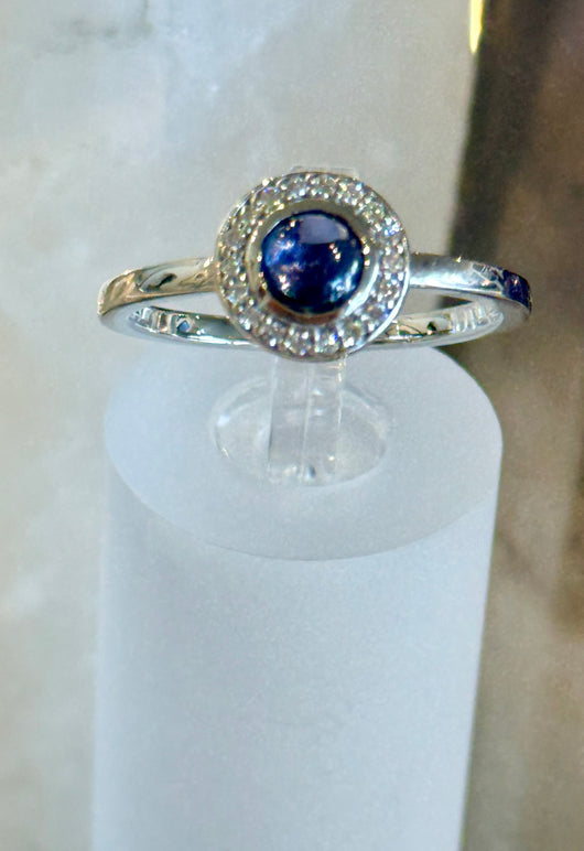 14kw .60ctw Yogo .07ctw diamond,  cabachon ring